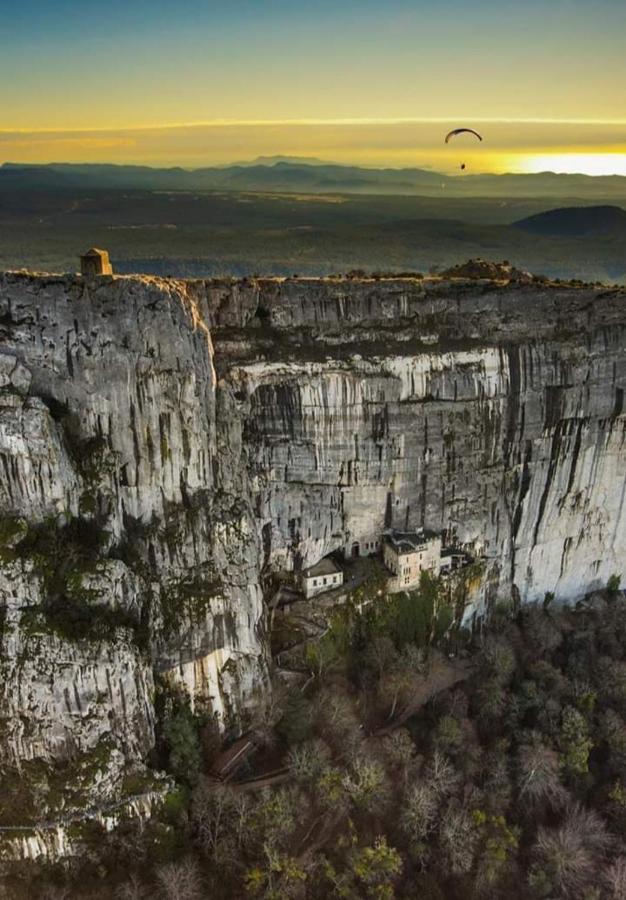 Le De La Sainte Baume *